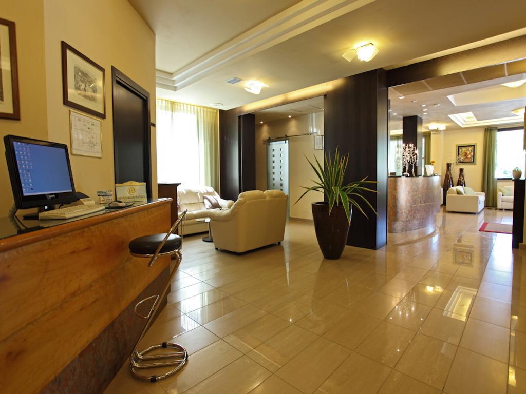 Euro Hotel Пьеве-Санто-Стефано Экстерьер фото