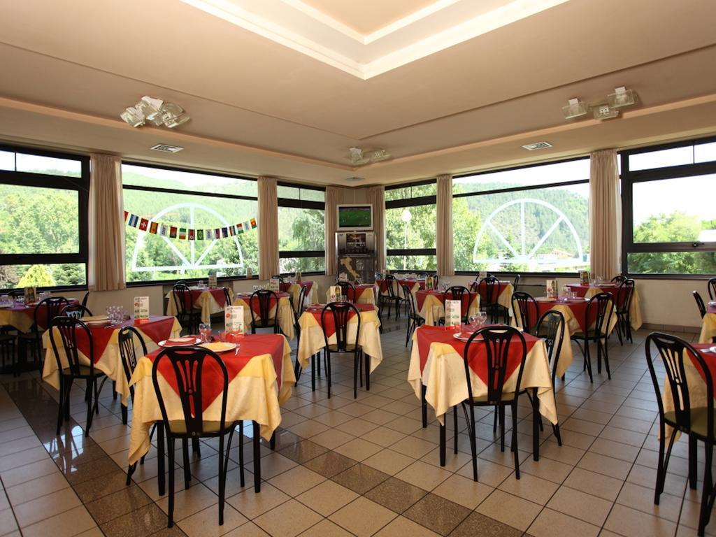 Euro Hotel Пьеве-Санто-Стефано Экстерьер фото