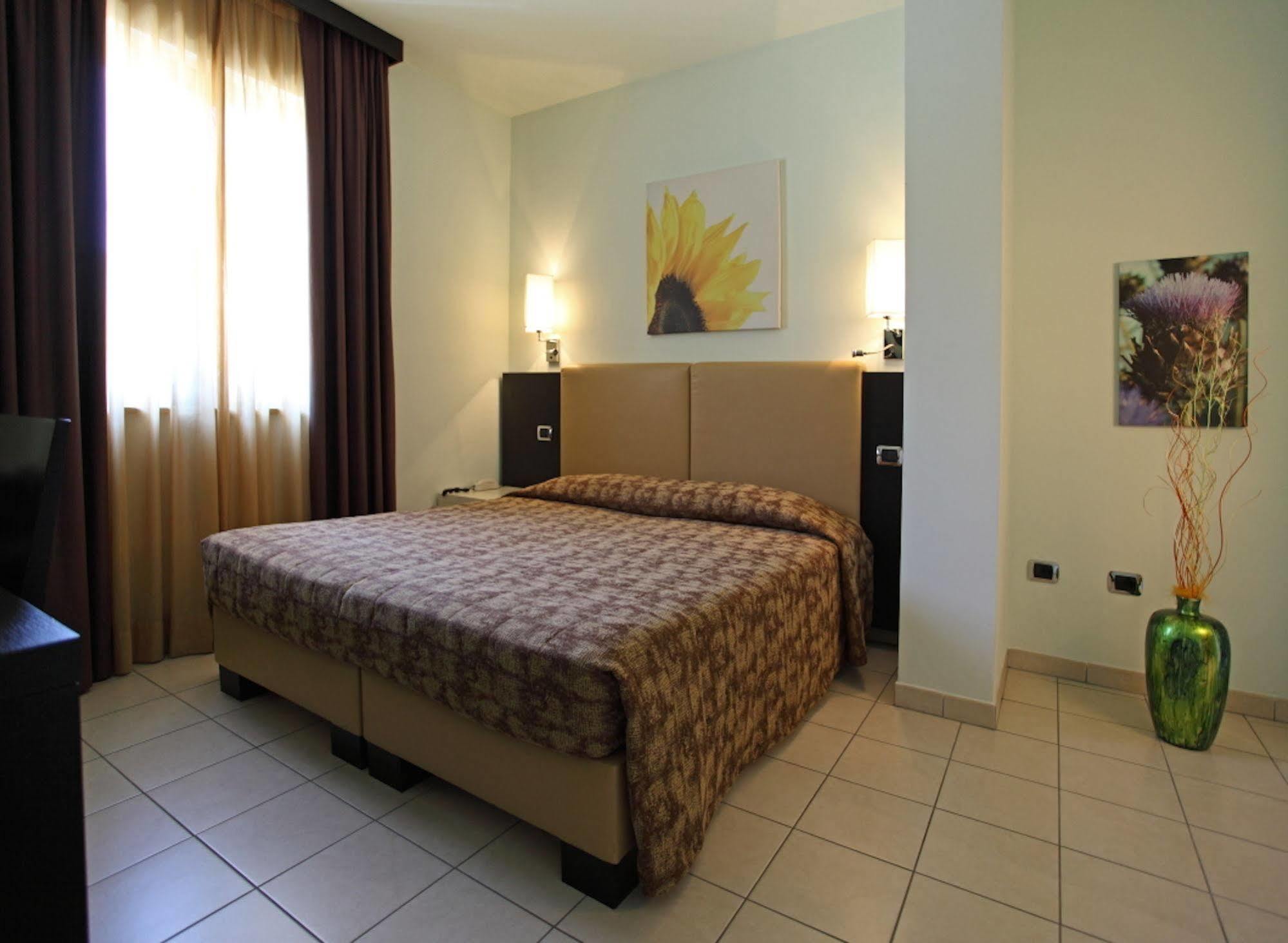 Euro Hotel Пьеве-Санто-Стефано Экстерьер фото