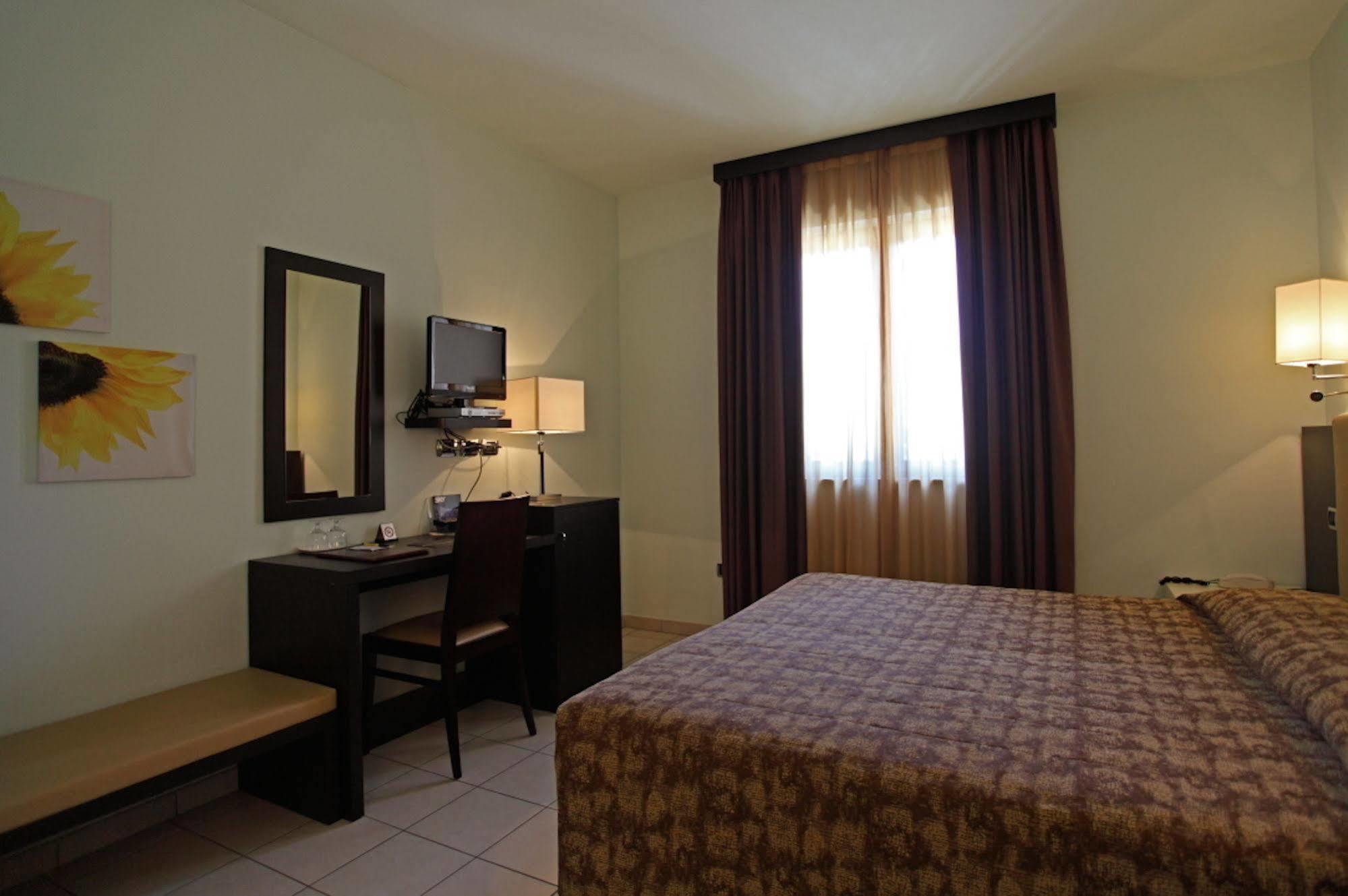 Euro Hotel Пьеве-Санто-Стефано Экстерьер фото