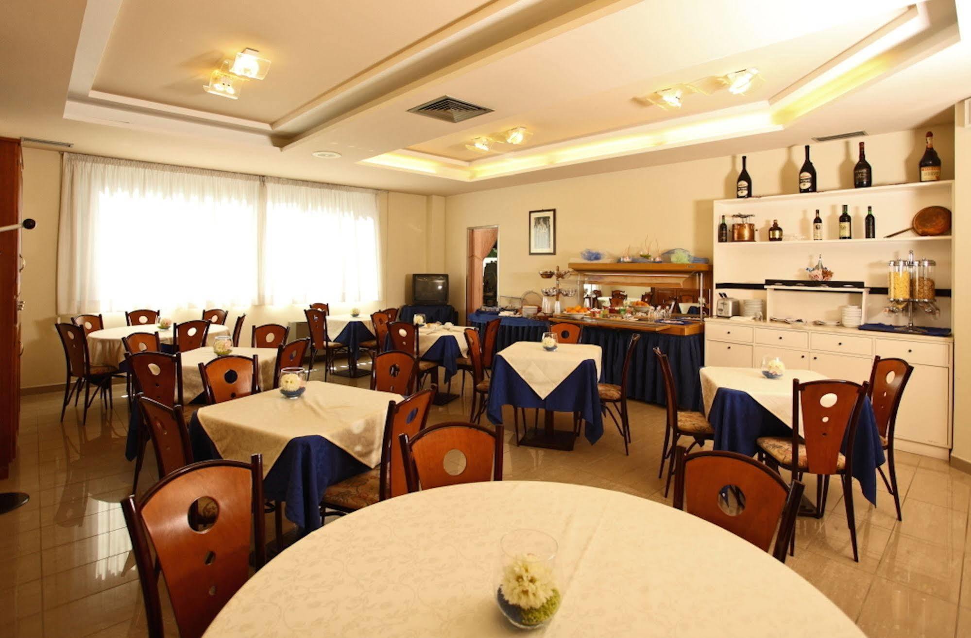 Euro Hotel Пьеве-Санто-Стефано Экстерьер фото